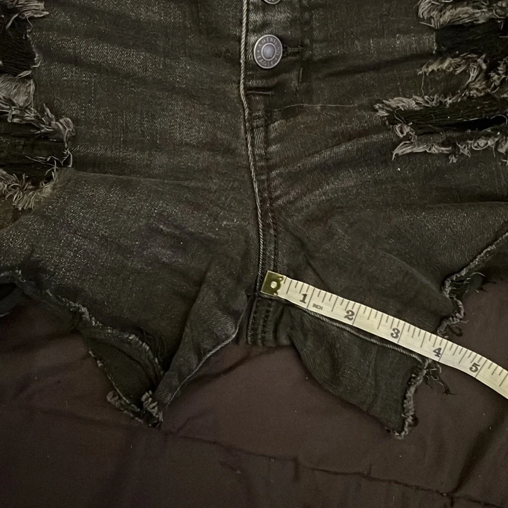 American Eagle Super High Rise Stretch Denim Shorts size 8 - Picture 3 of 7